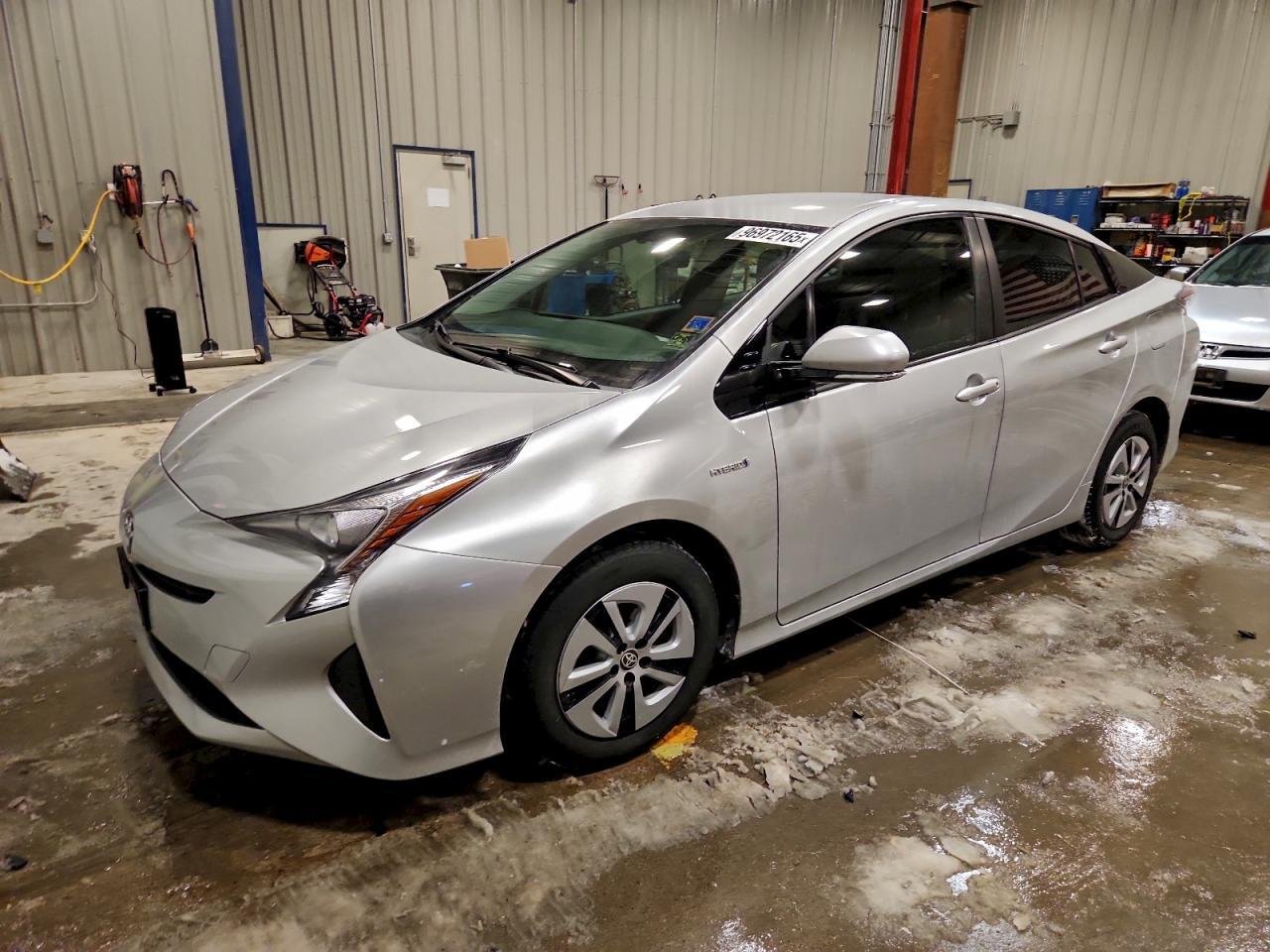 2016 TOYOTA PRIUS