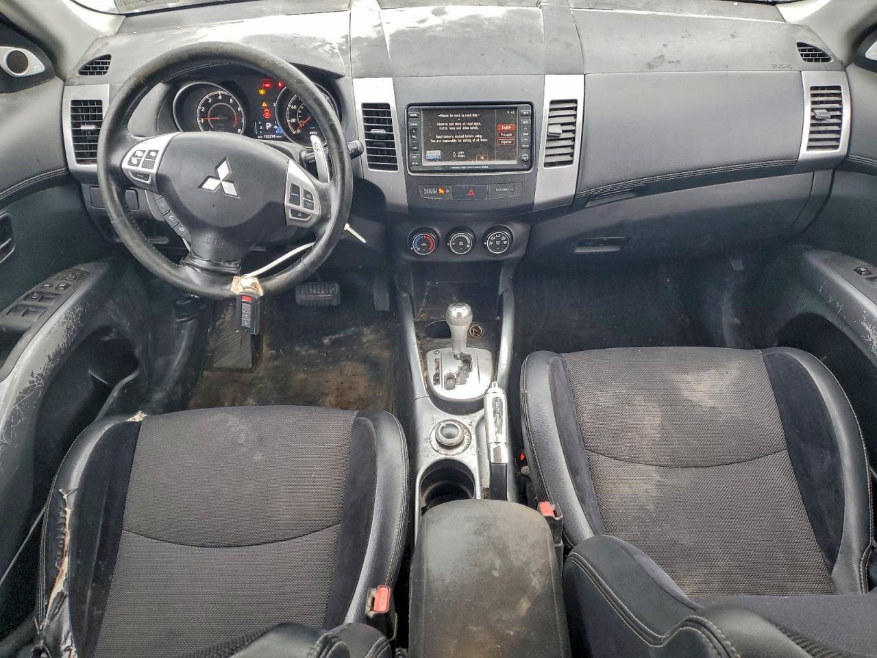 2011 MITSUBISHI outlander