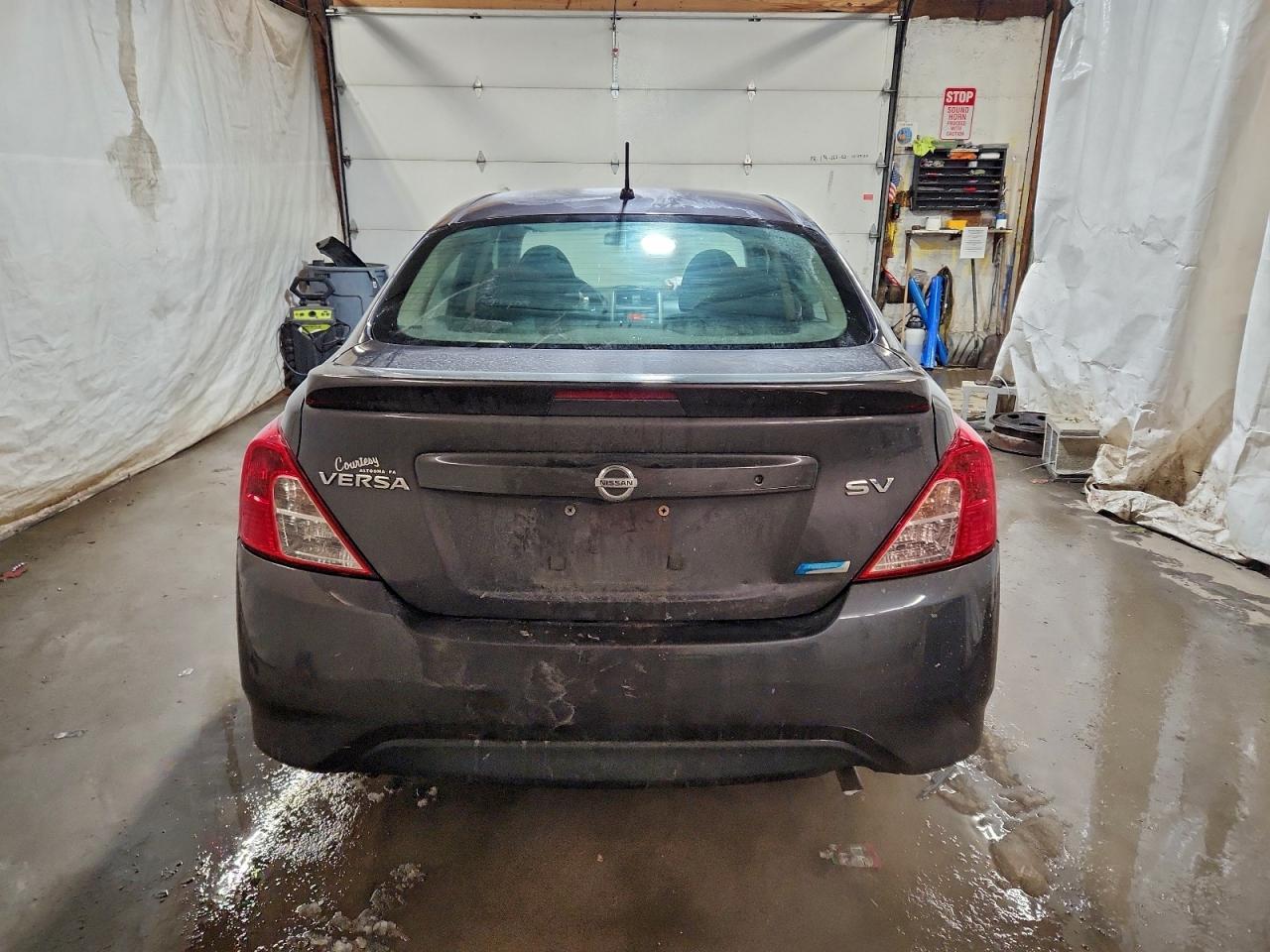 2015 NISSAN VERSA