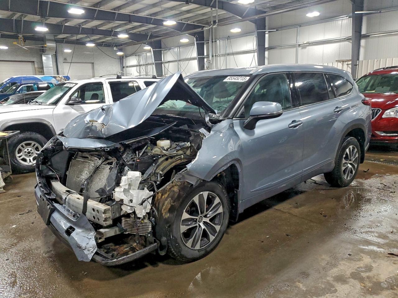 2022 TOYOTA HIGHLANDER