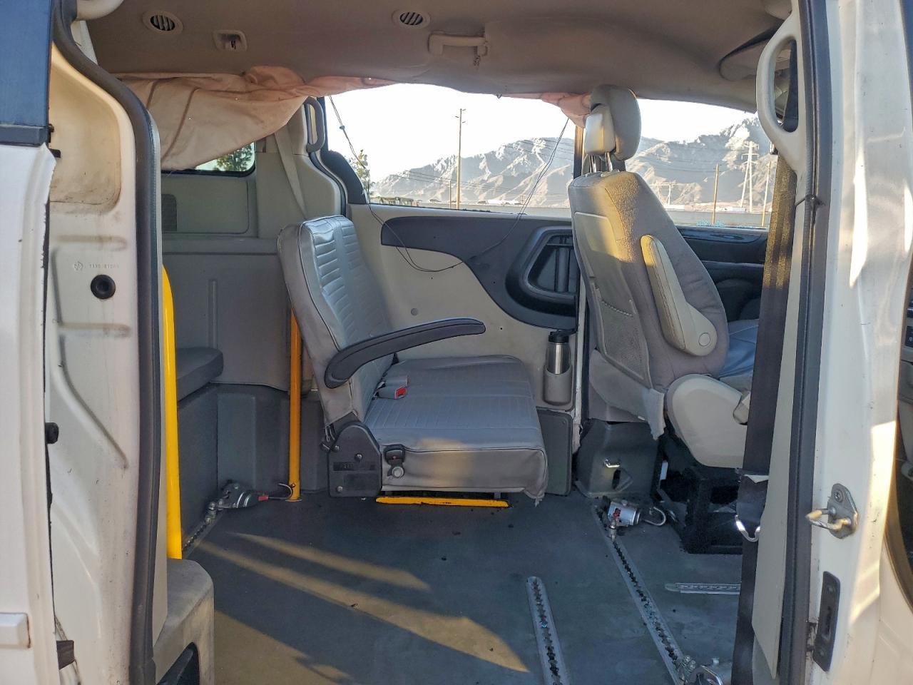2011 DODGE GRAND CARAVAN