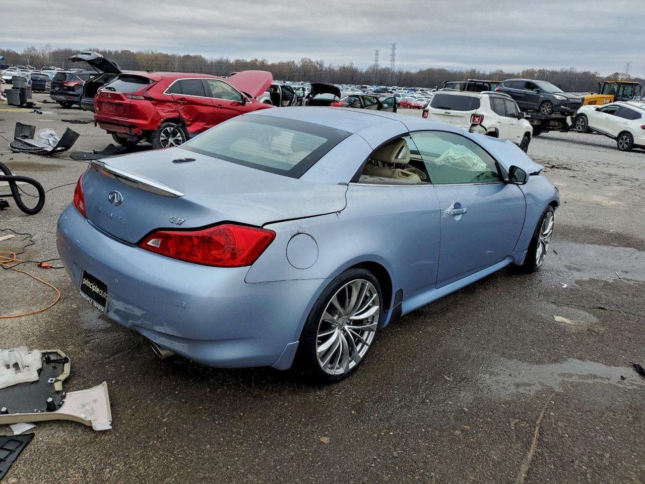 2013 INFINITI G37