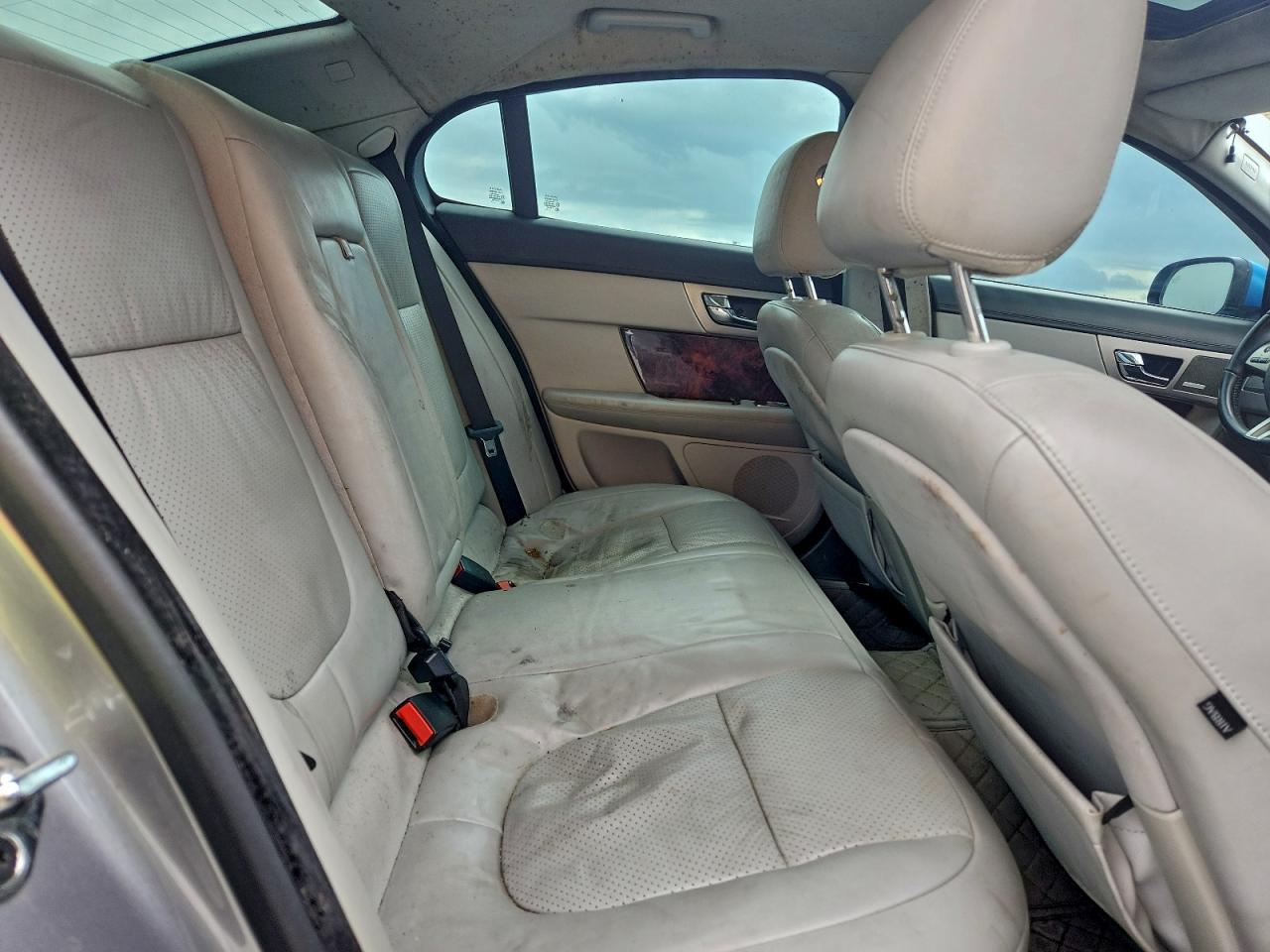 2011 JAGUAR XF