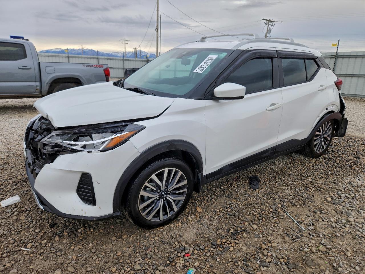2023 NISSAN KICKS