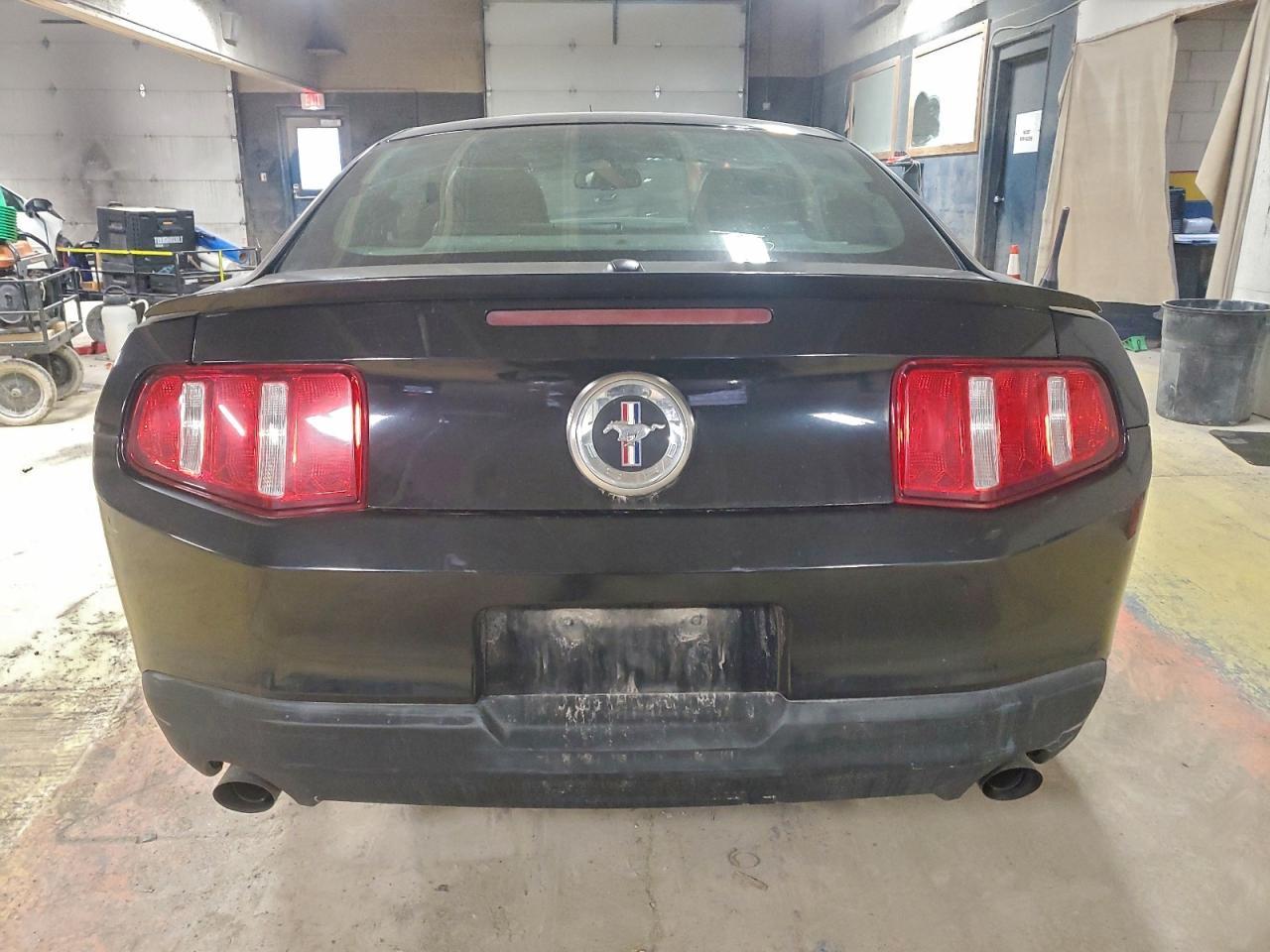 2011 FORD MUSTANG