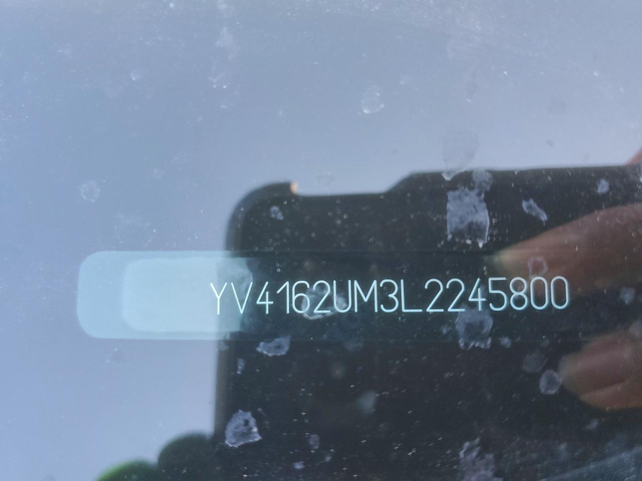 2020 VOLVO XC40