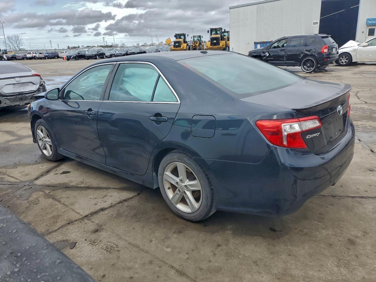 2014 TOYOTA CAMRY