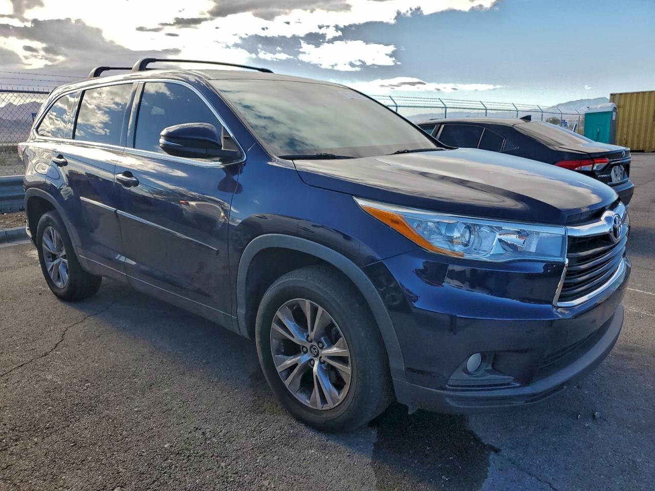 2016 TOYOTA HIGHLANDER