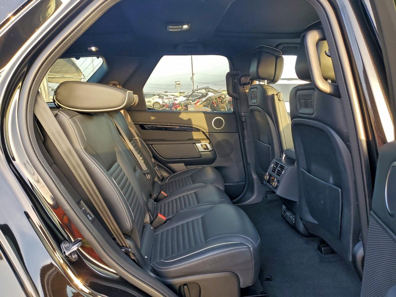 2022 LAND ROVER Discovery
