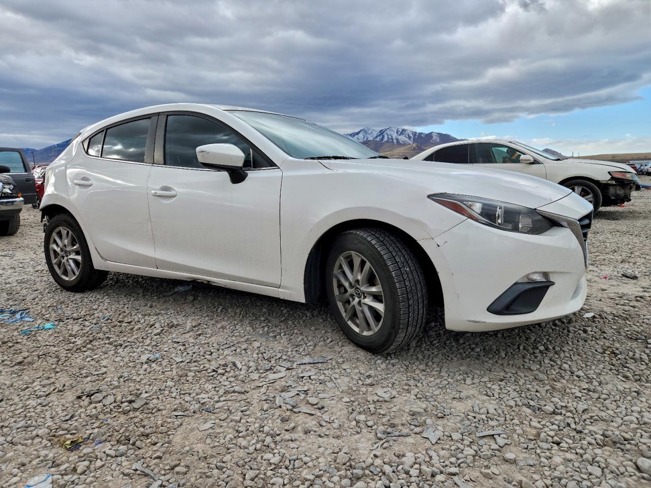 2014 MAZDA 3