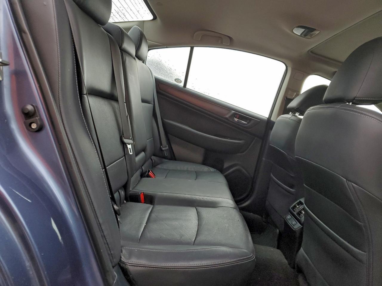 2016 SUBARU Legacy