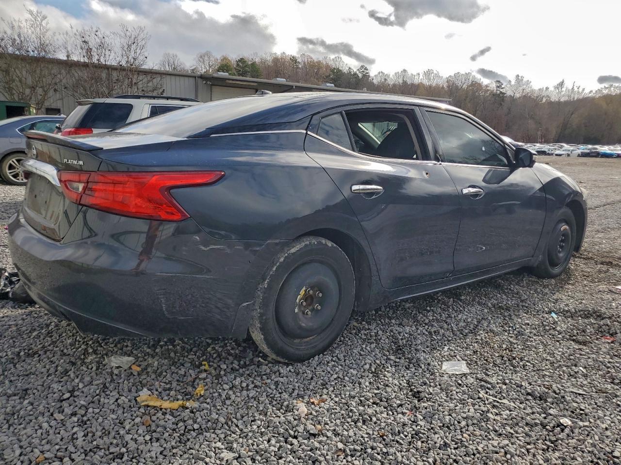 2017 NISSAN Maxima