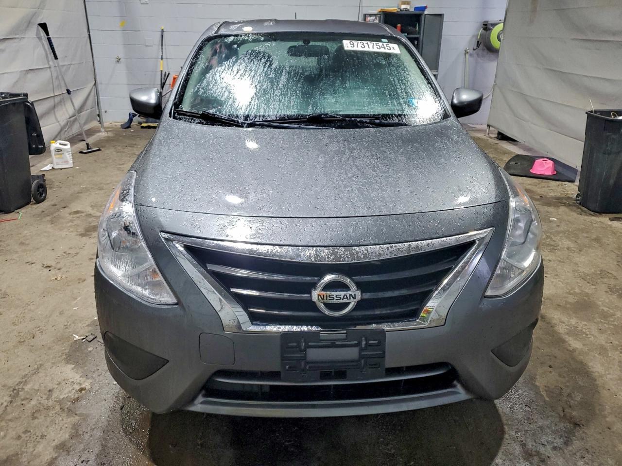 2017 NISSAN VERSA
