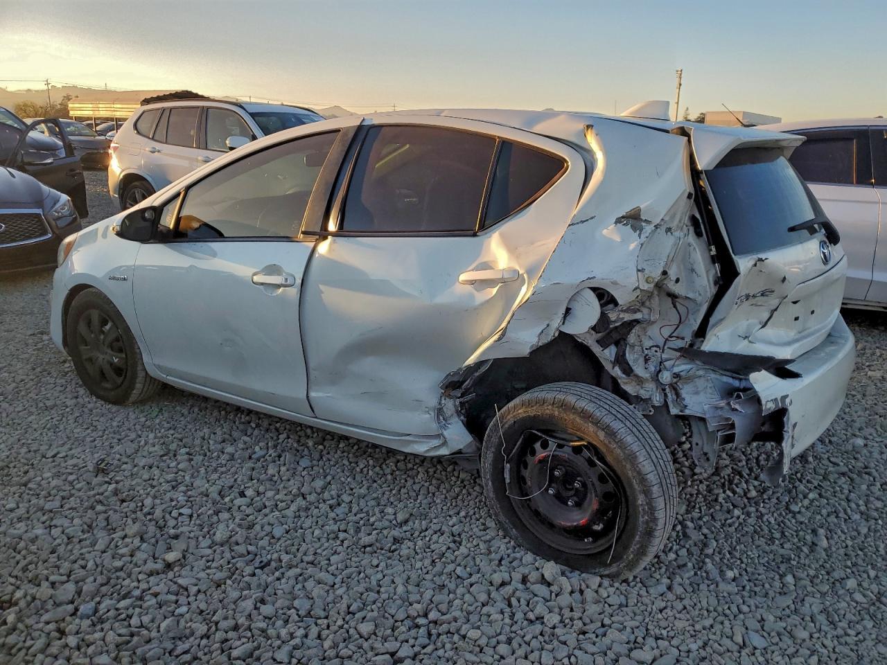 2016 TOYOTA Prius c