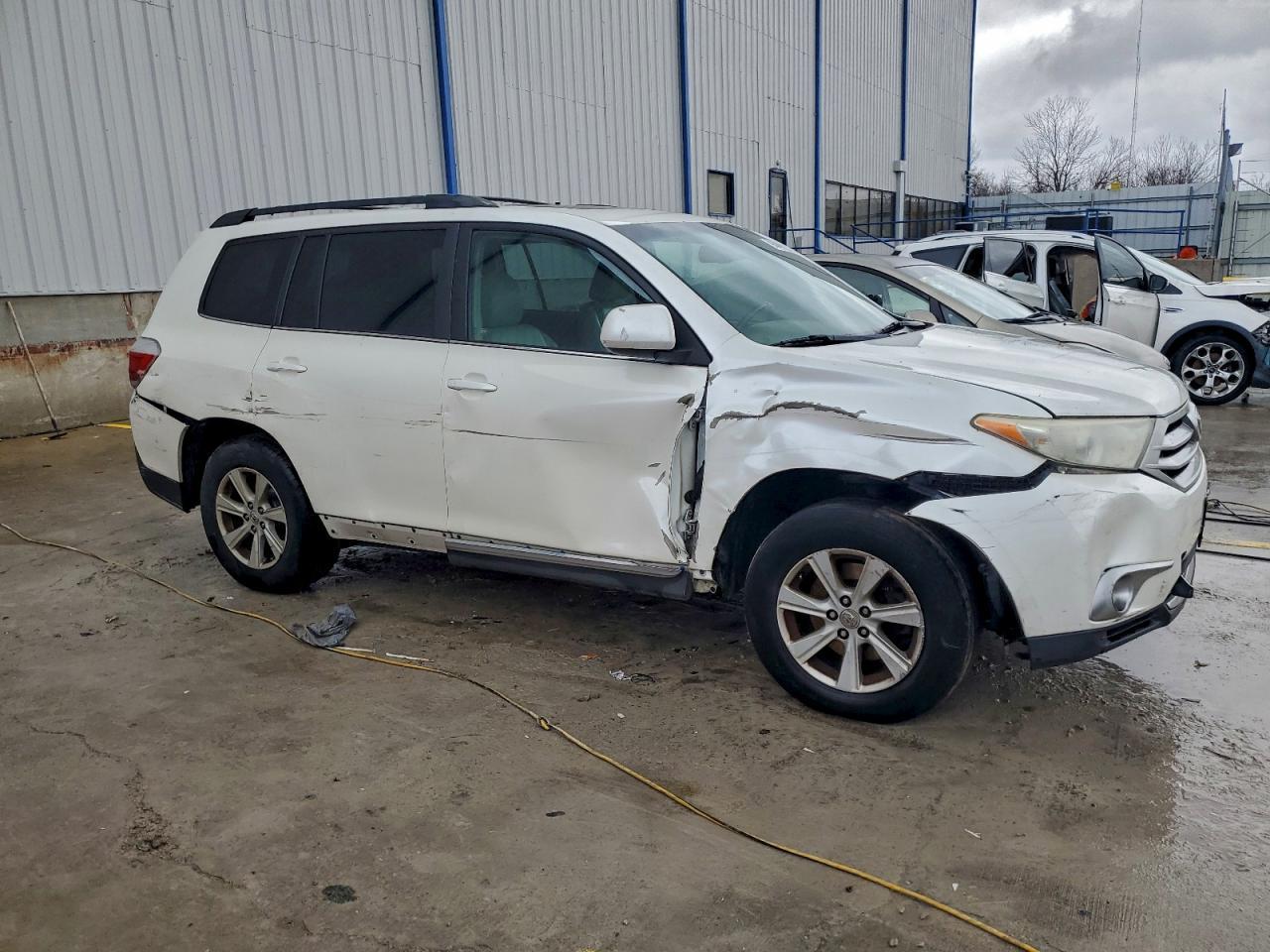 2013 TOYOTA HIGHLANDER
