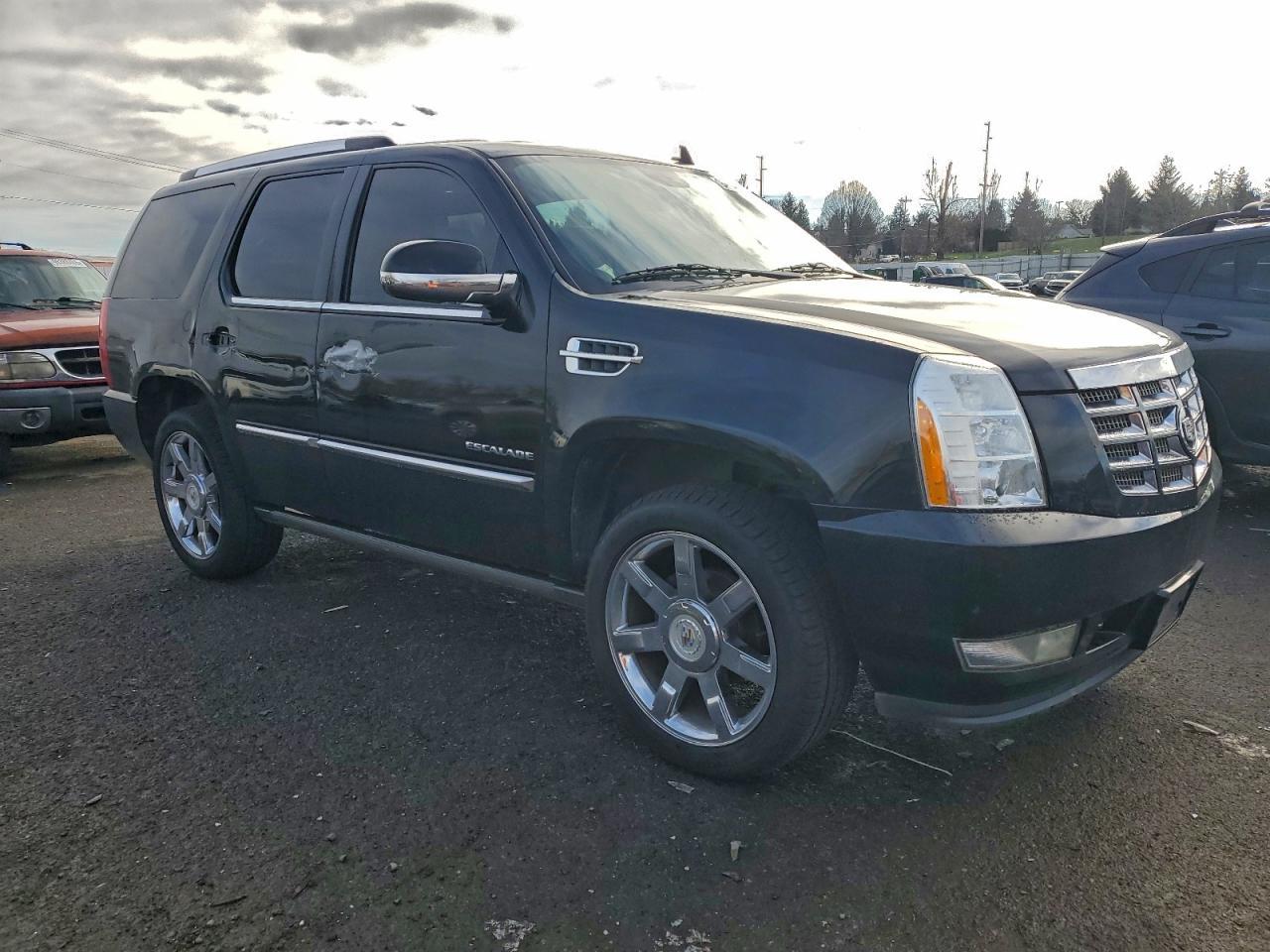 2010 CADILLAC ESCALADE