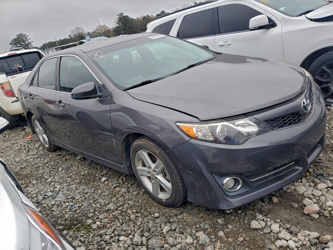 2014 TOYOTA CAMRY