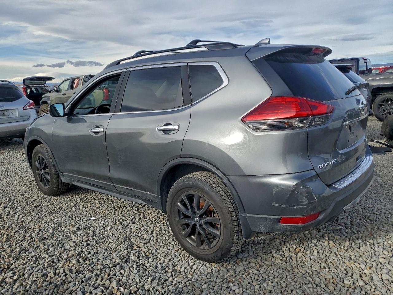 2017 NISSAN ROGUE