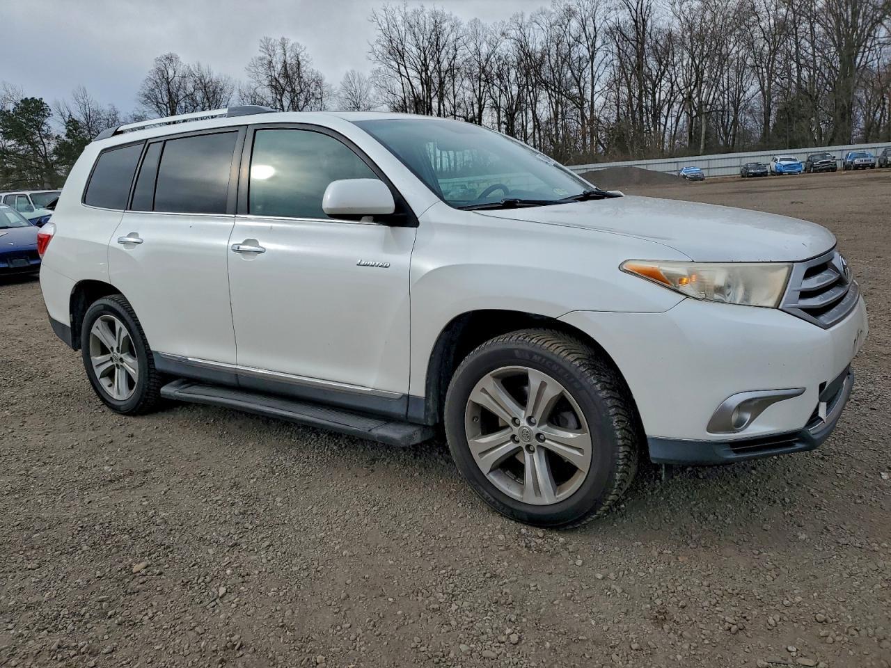 2011 TOYOTA HIGHLANDER
