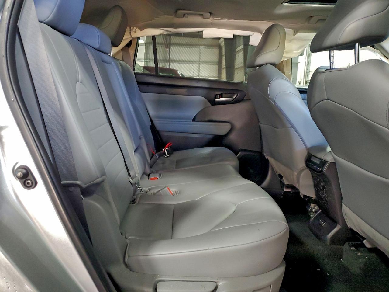 2024 TOYOTA HIGHLANDER