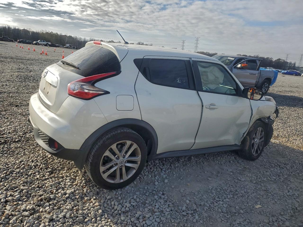 2015 NISSAN Juke