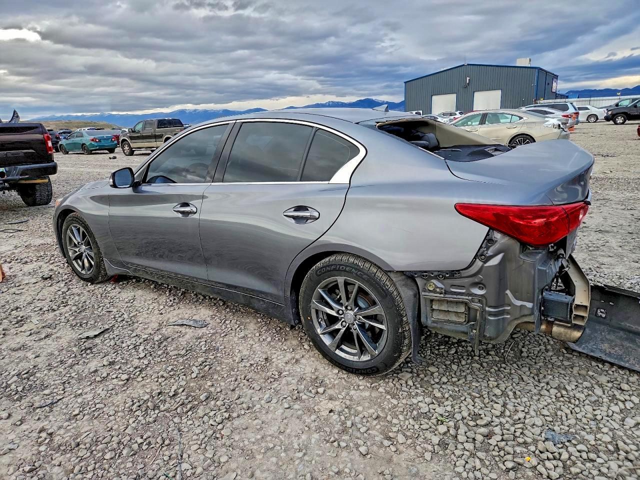 2017 INFINITI Q50