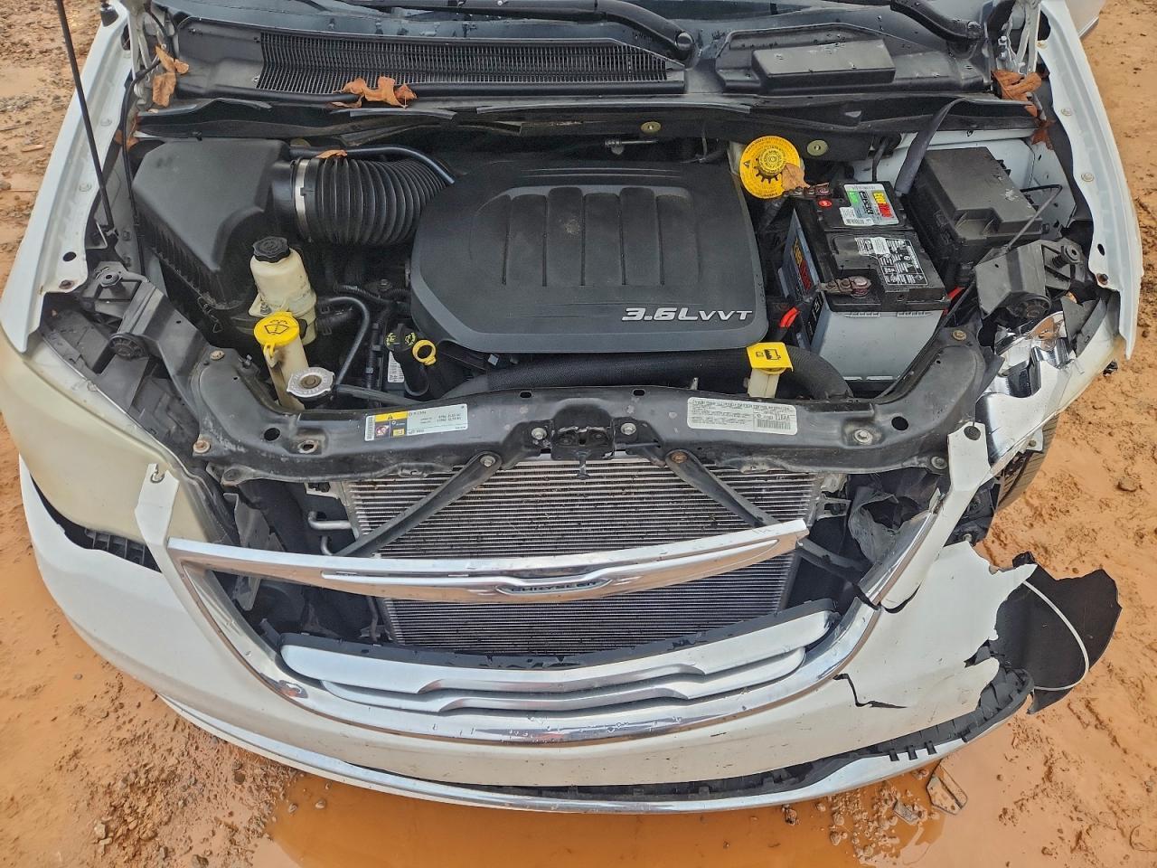 2014 CHRYSLER Town & Country