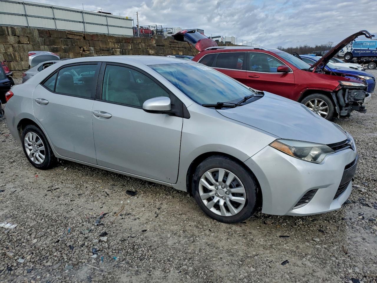 2015 TOYOTA COROLLA