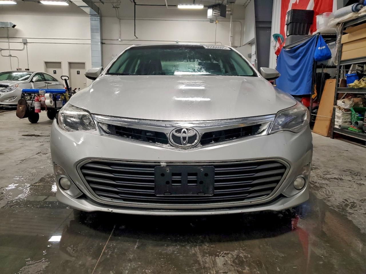 2013 TOYOTA Avalon