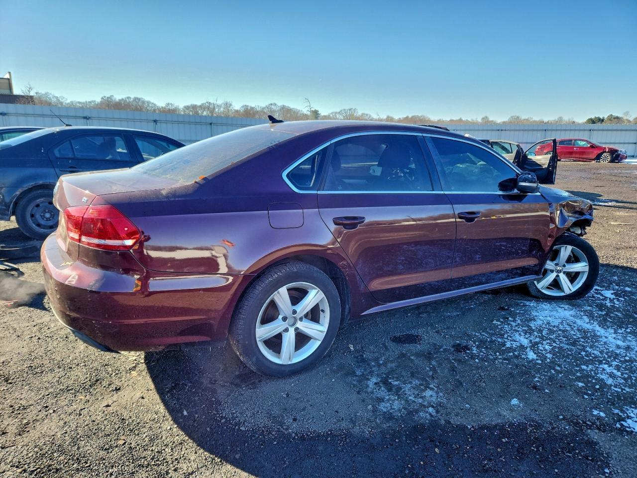 2012 VOLKSWAGEN Passat