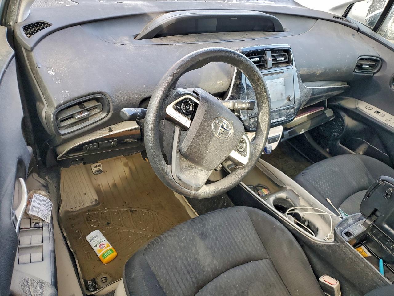 2016 TOYOTA PRIUS