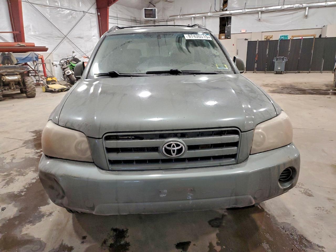 2005 TOYOTA HIGHLANDER