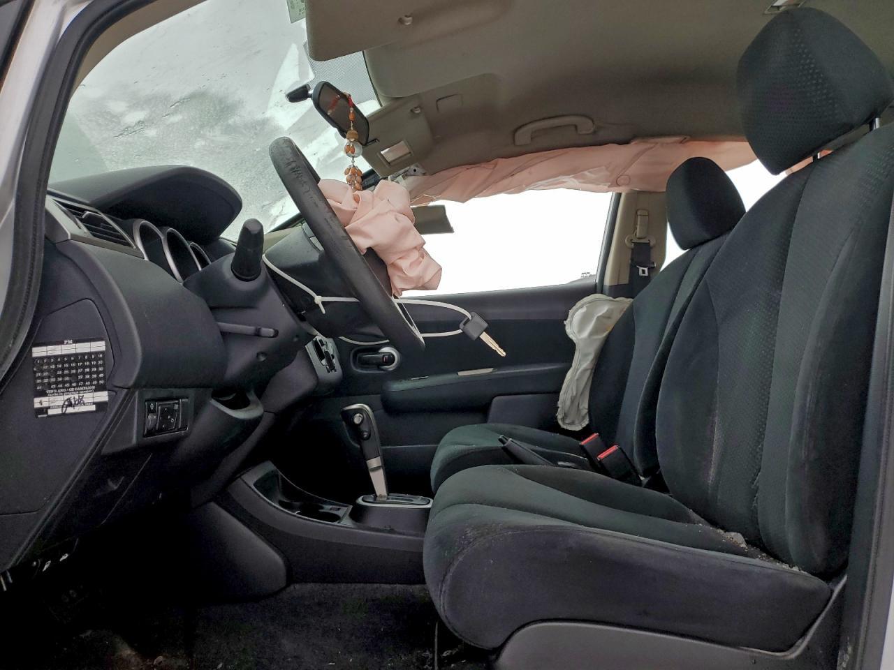2011 NISSAN VERSA