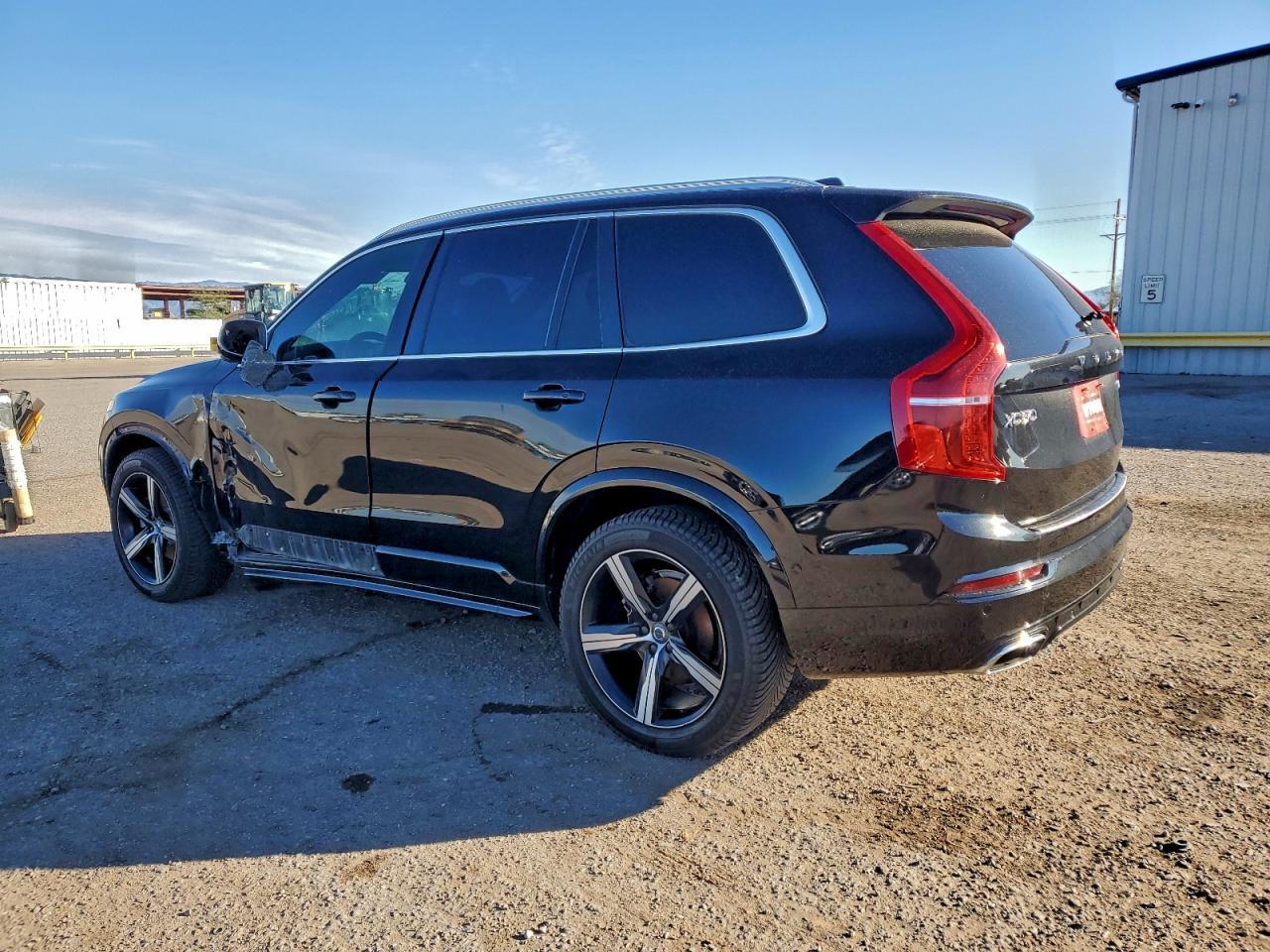 2016 VOLVO XC90