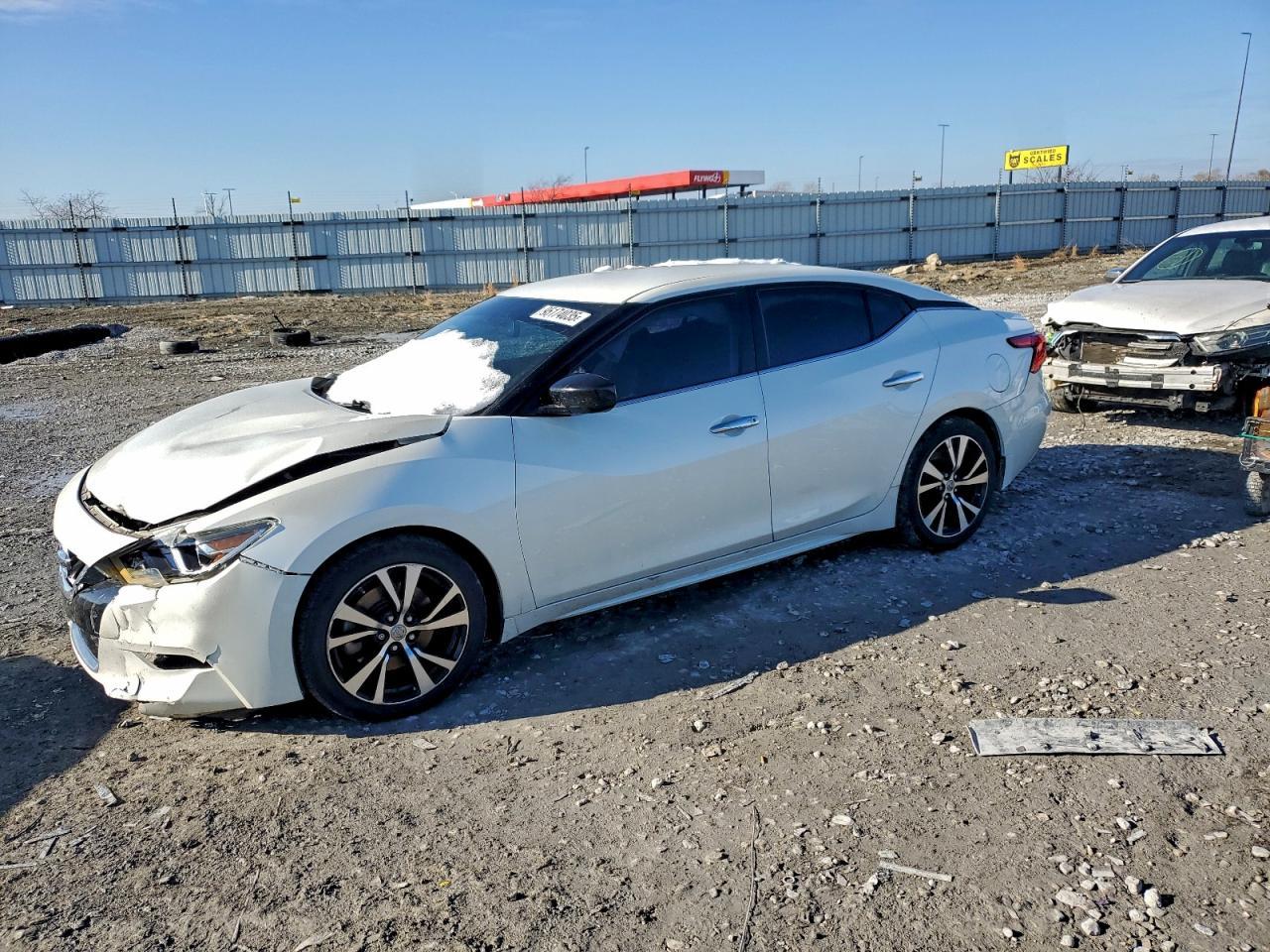 2017 NISSAN Maxima