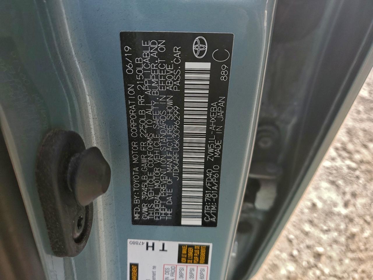 2019 TOYOTA PRIUS