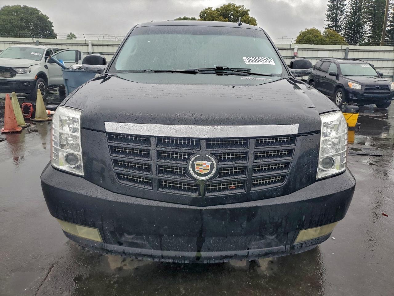 2010 CADILLAC ESCALADE