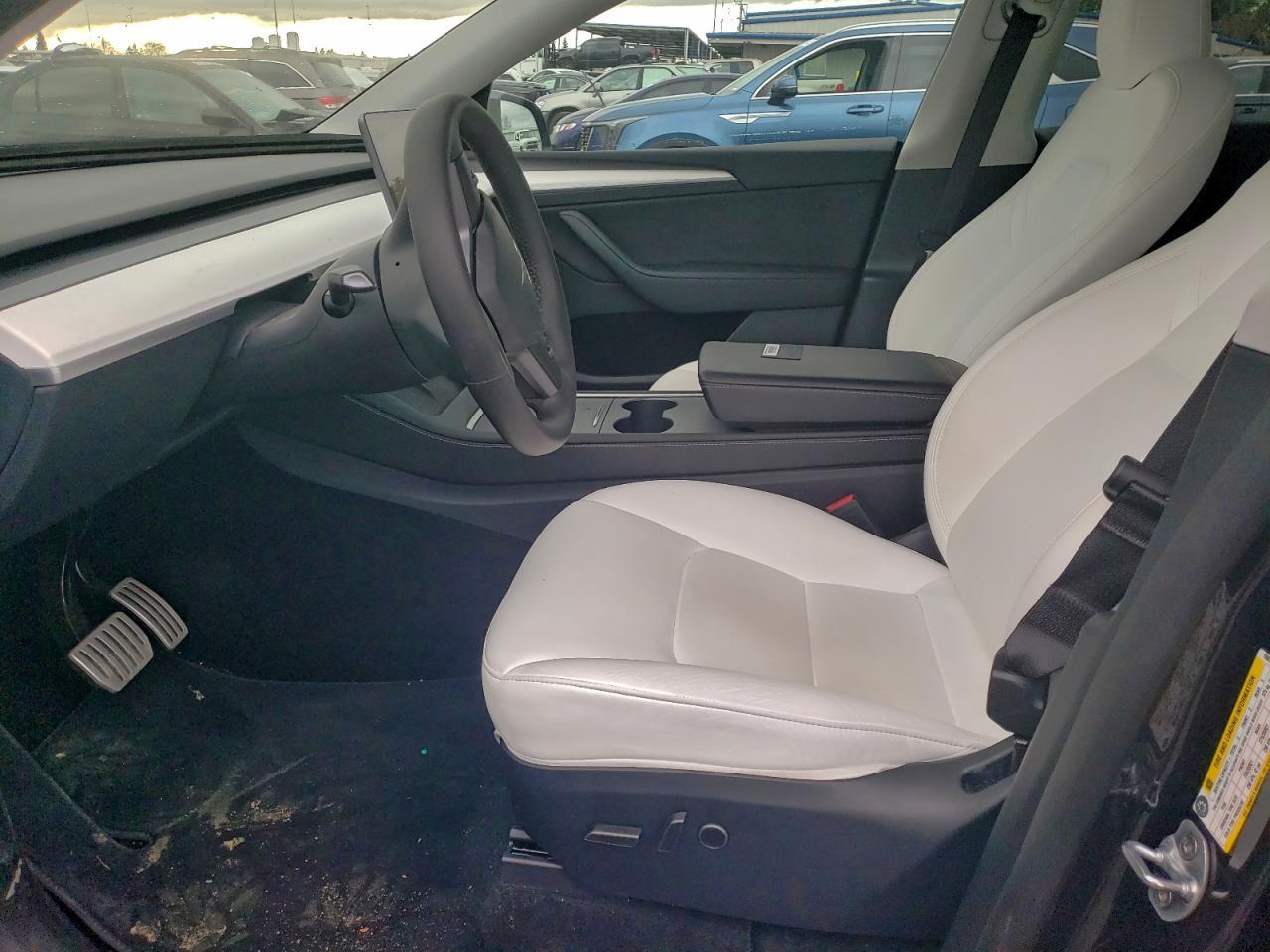 2024 TESLA MODEL Y