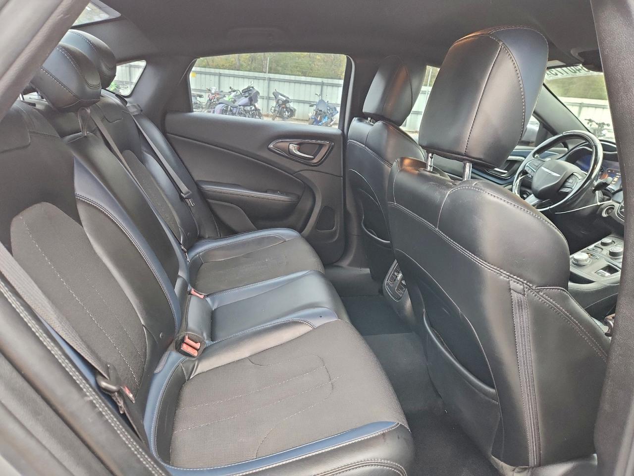 2015 CHRYSLER 200