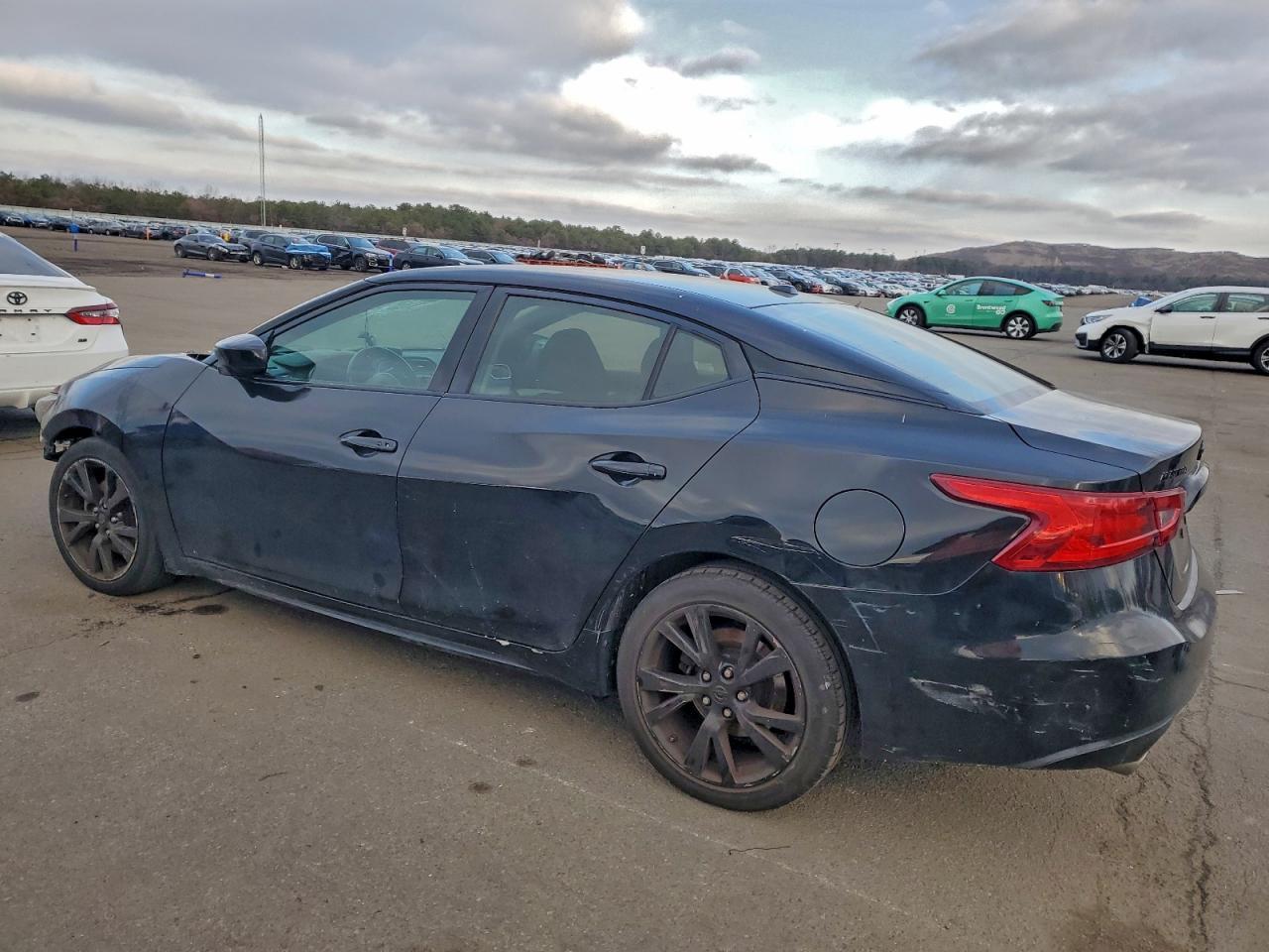 2017 NISSAN Maxima