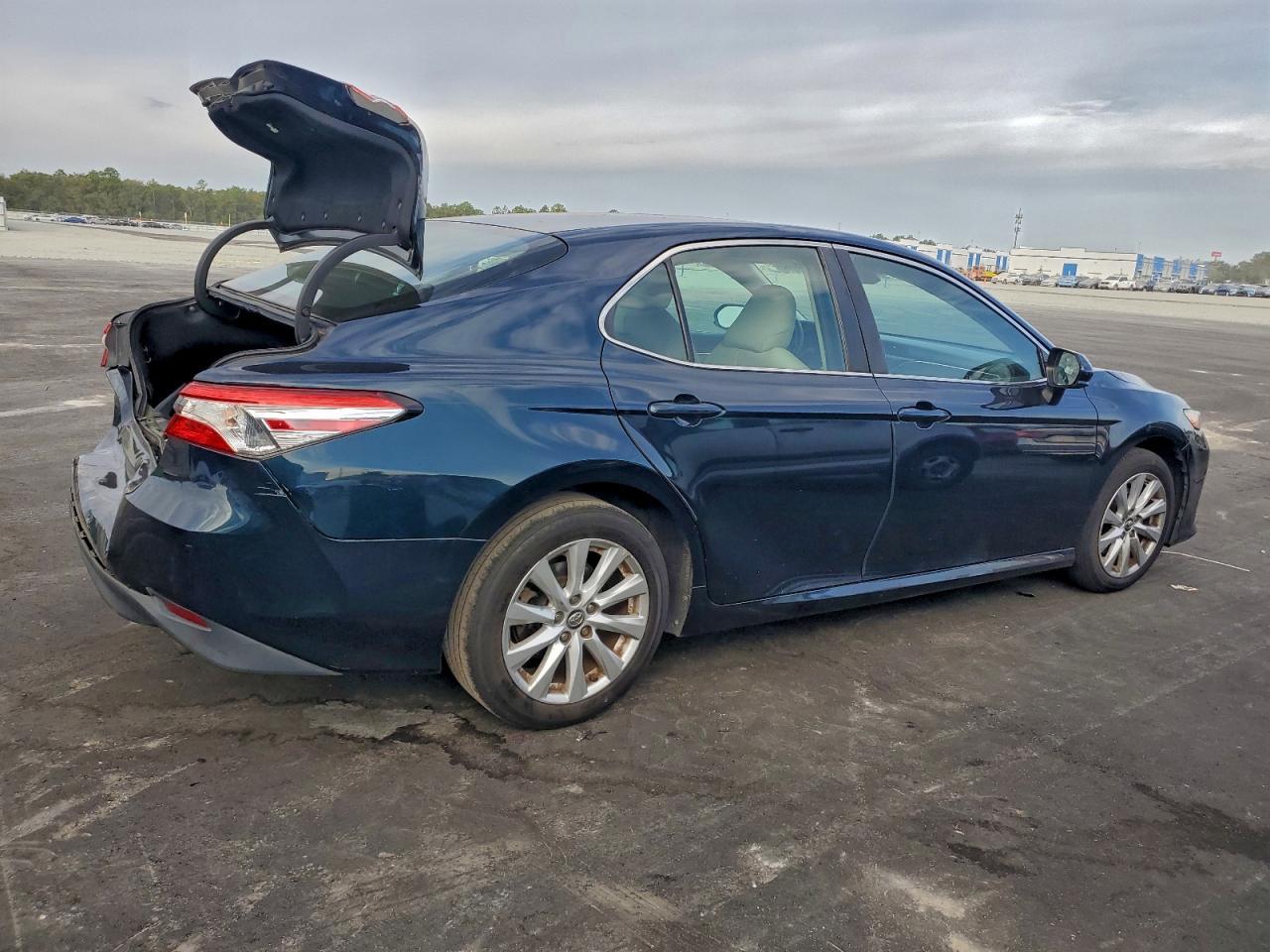 2018 TOYOTA CAMRY
