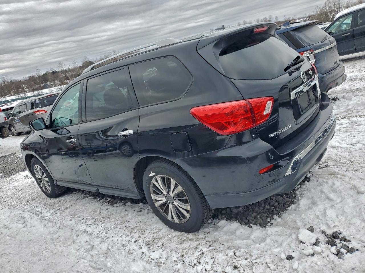 2017 NISSAN PATHFINDER