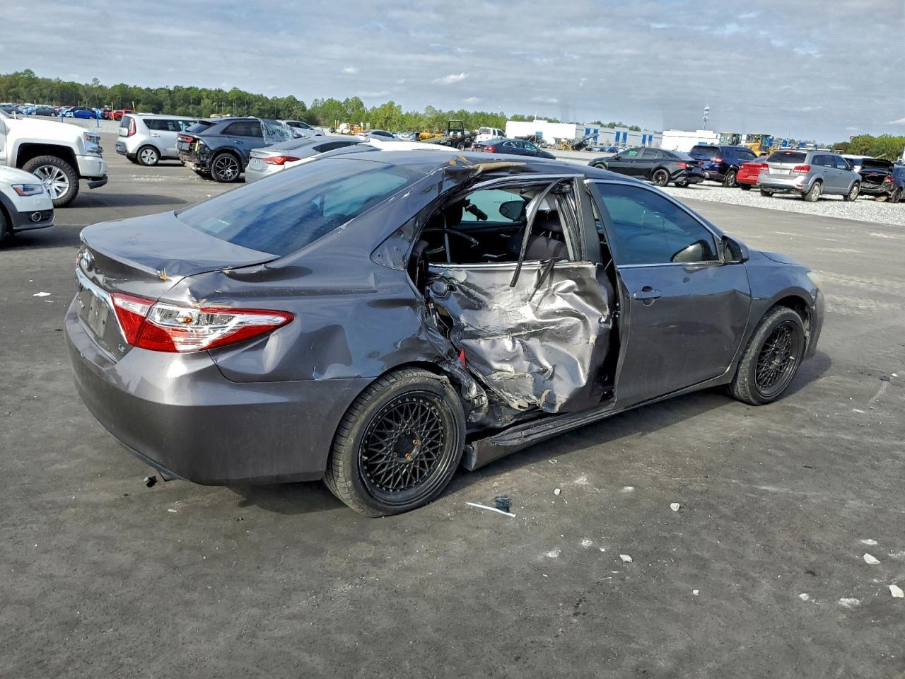 2015 TOYOTA CAMRY