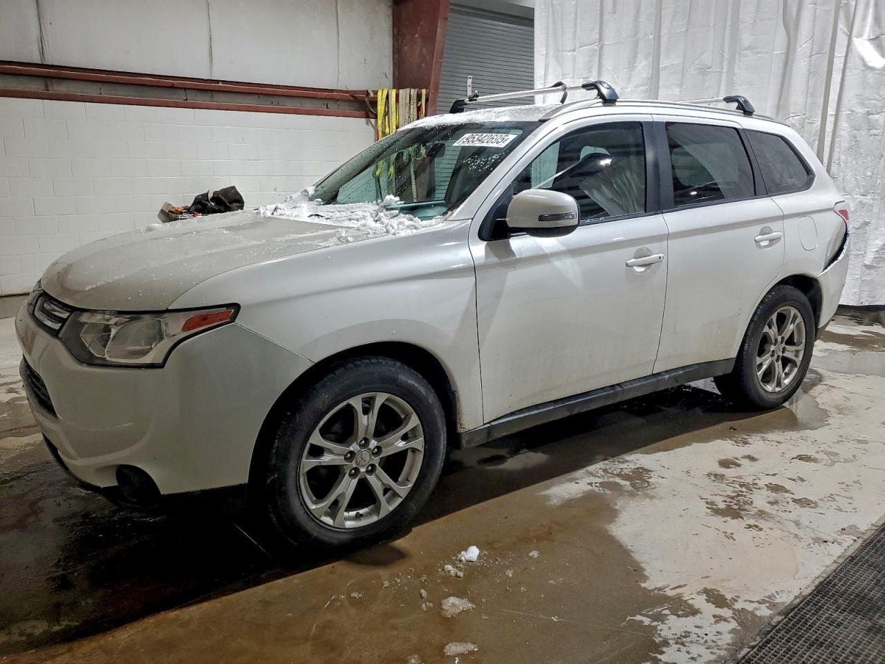 2014 MITSUBISHI outlander