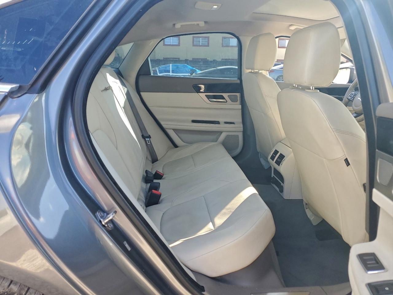 2017 JAGUAR XF