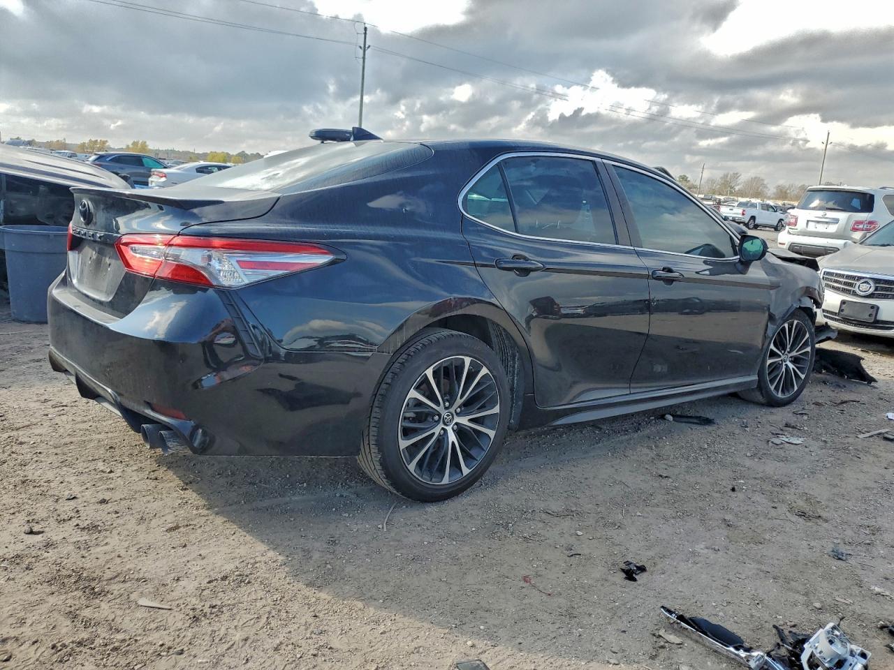 2019 TOYOTA CAMRY