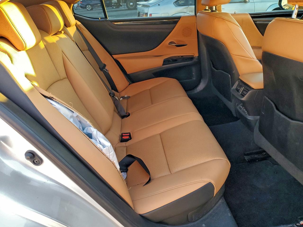 2022 LEXUS ES 300H