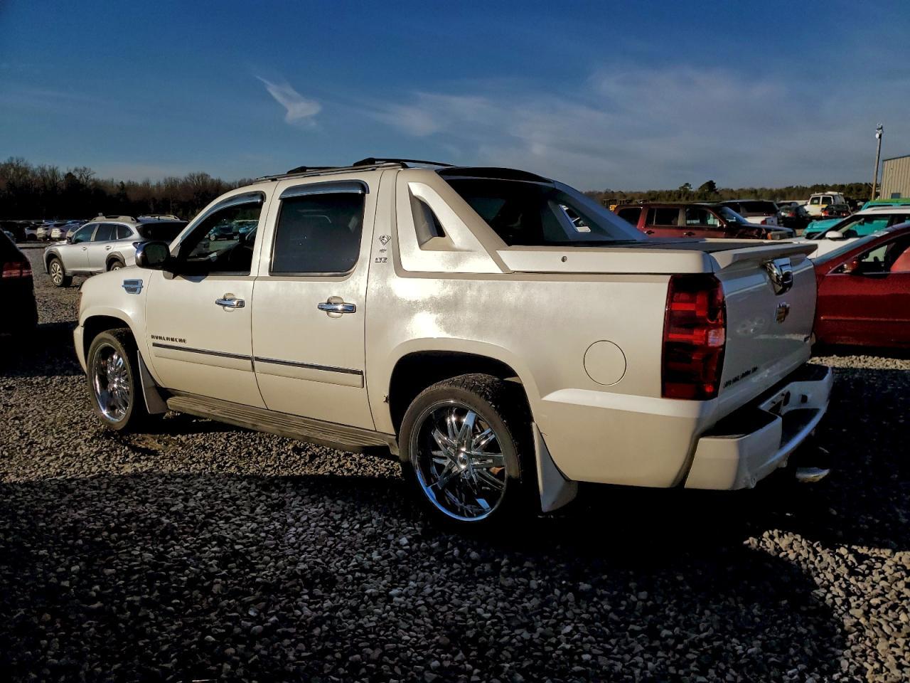 2011 CHEVROLET Avalanche