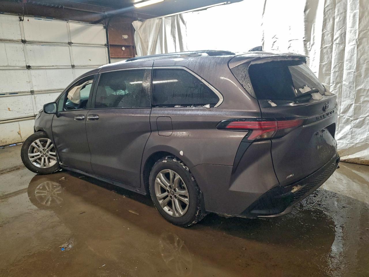 2022 TOYOTA SIENNA