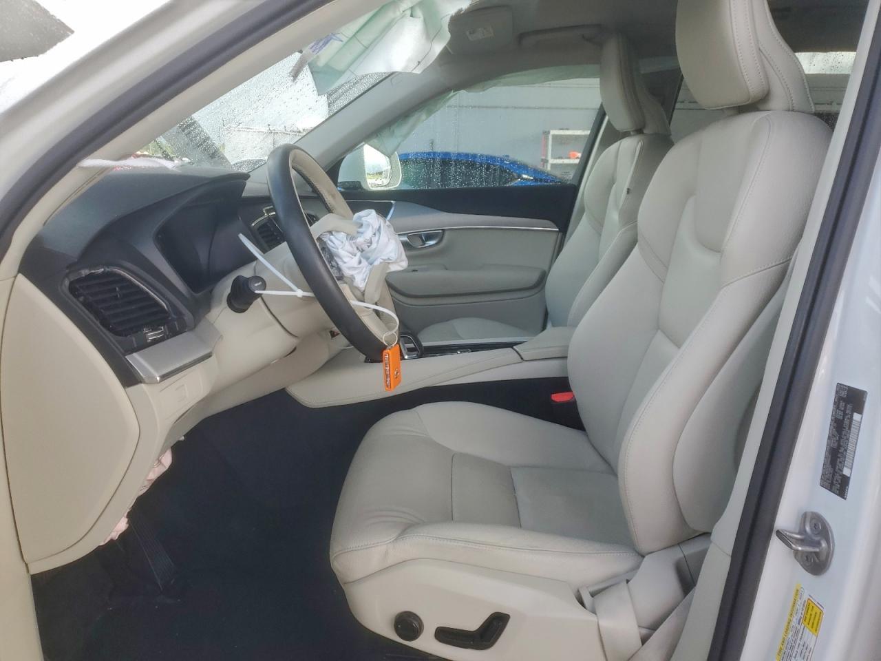 2024 VOLVO XC90